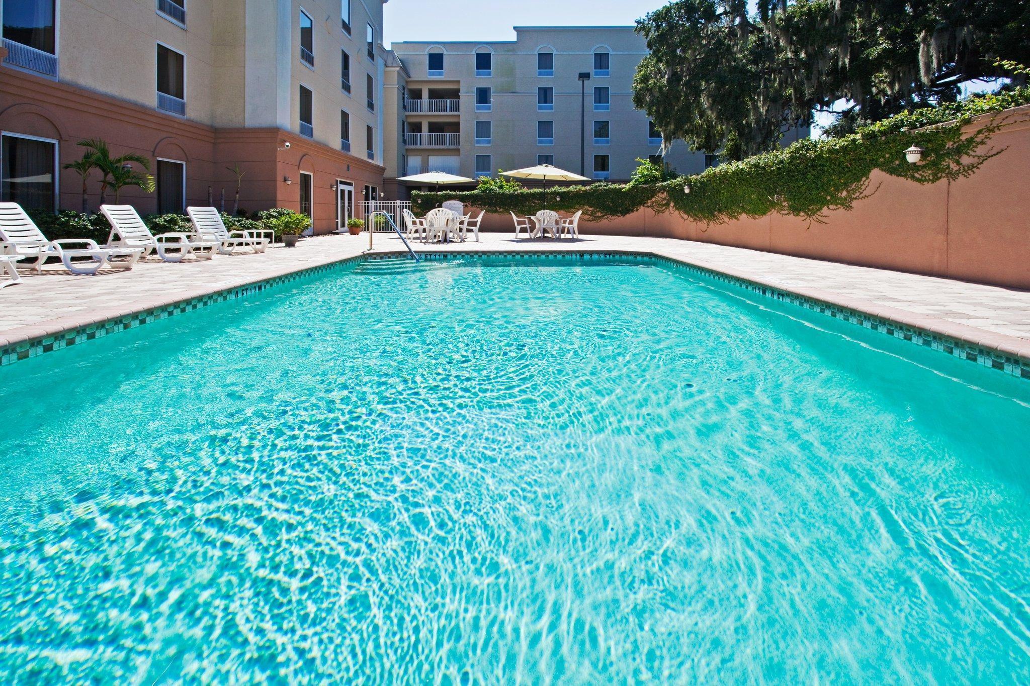 Holiday Inn Express Hotel & Suites Clearwater Us 19 North By Ihg Exterior photo