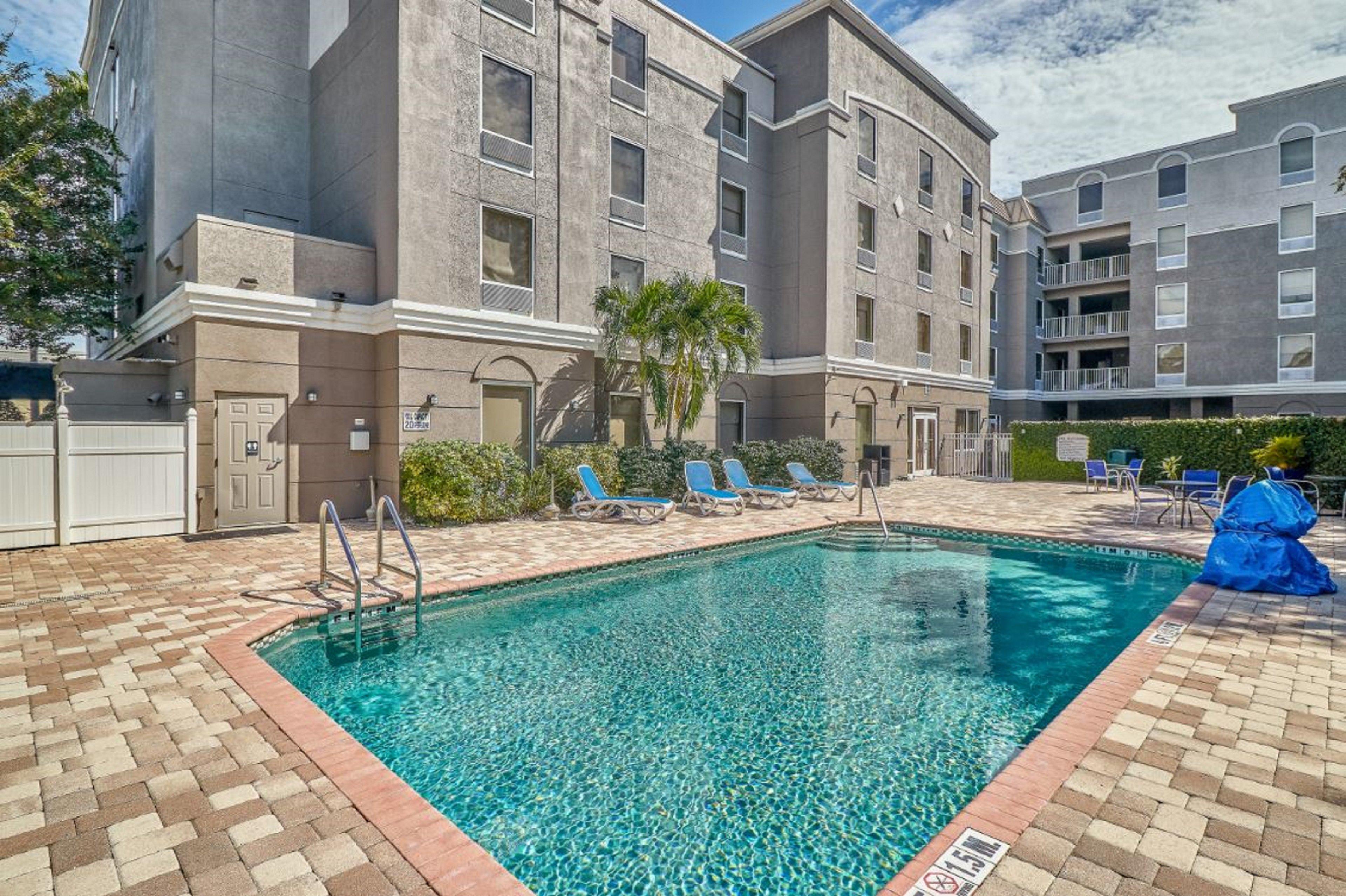 Holiday Inn Express Hotel & Suites Clearwater Us 19 North By Ihg Exterior photo