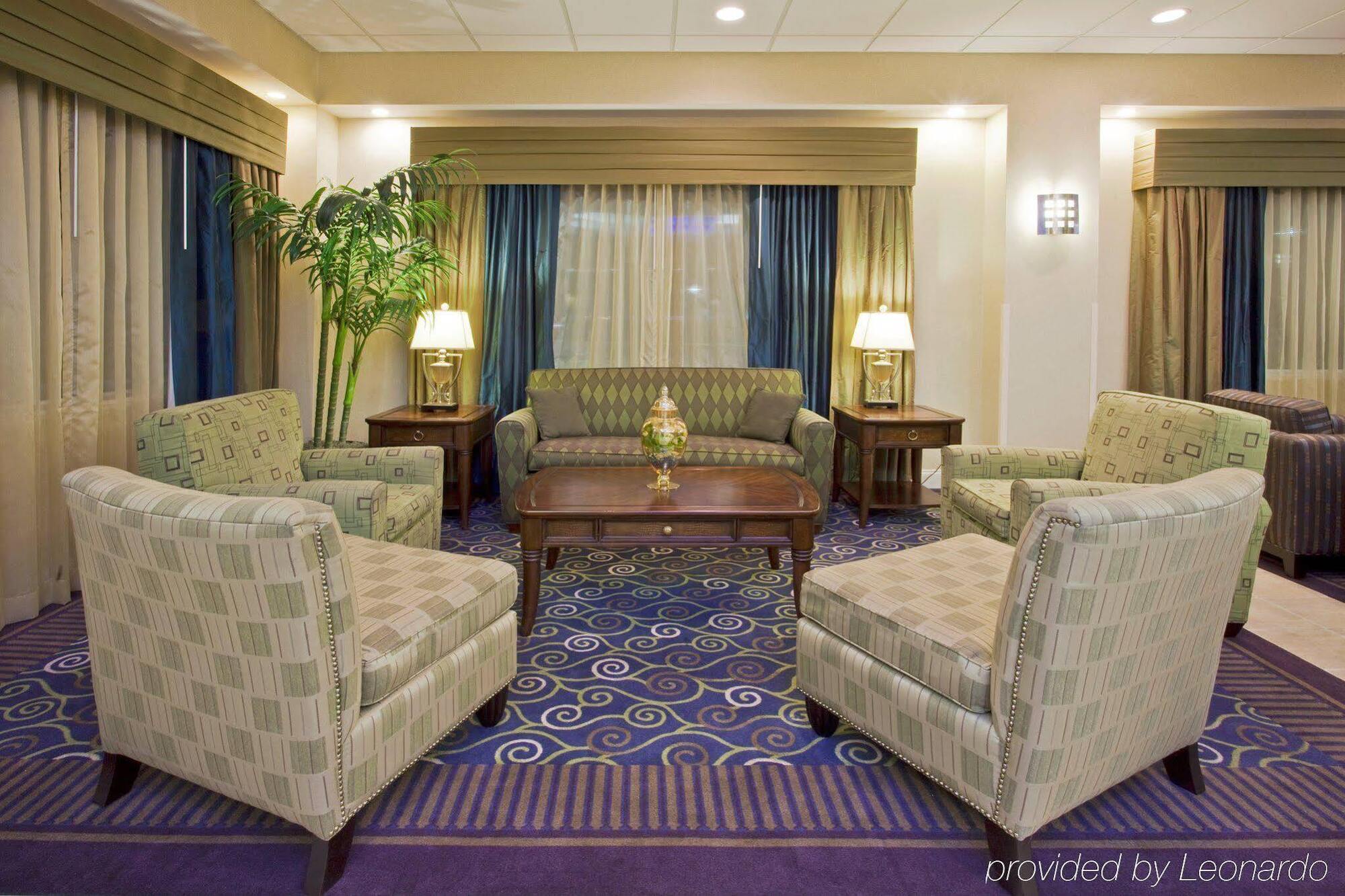 Holiday Inn Express Hotel & Suites Clearwater Us 19 North By Ihg Exterior photo